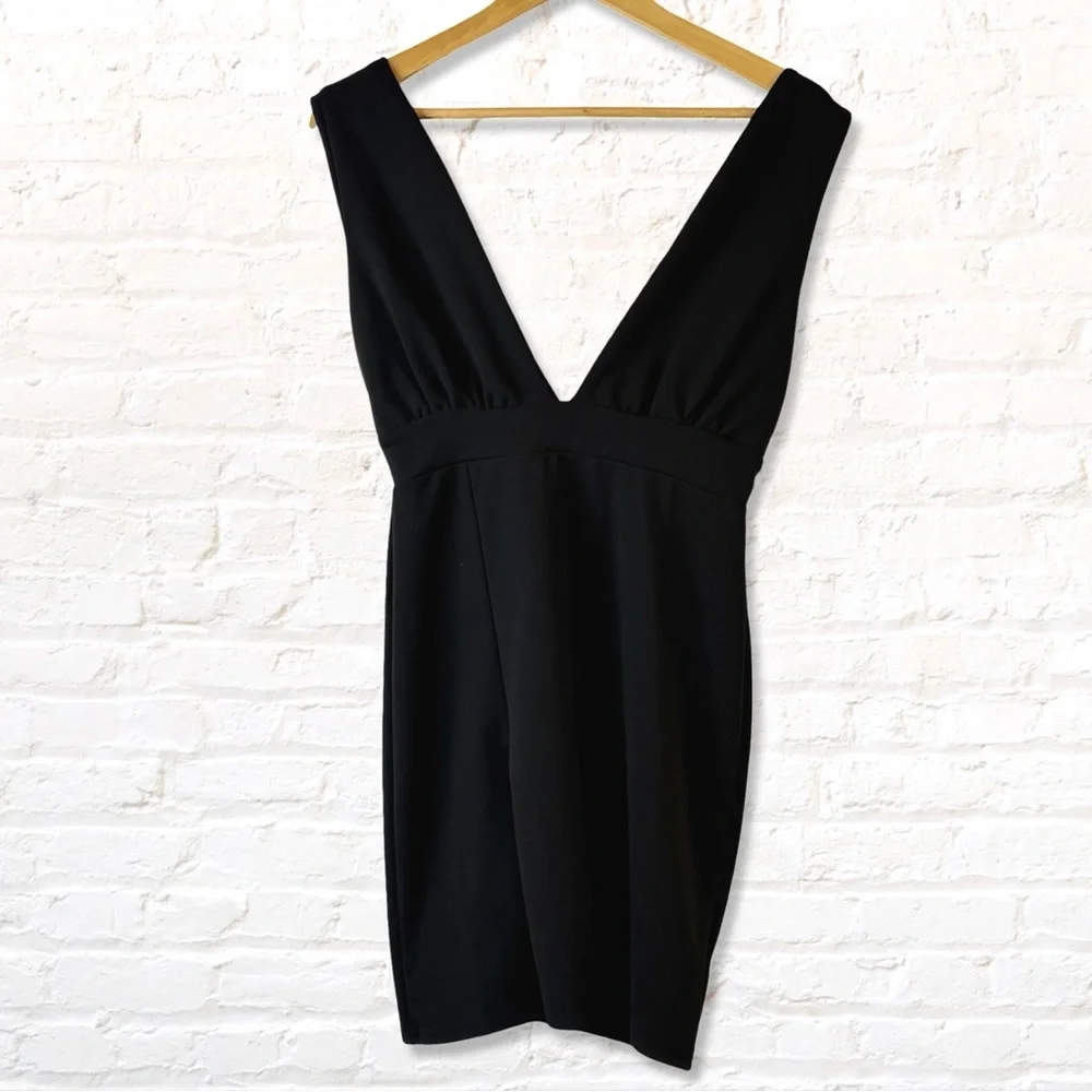 Nasty Gal Deep on Dancing Black Mini Dress Little Black Dress Size 6 NWT V neck - Picture 6 of 9